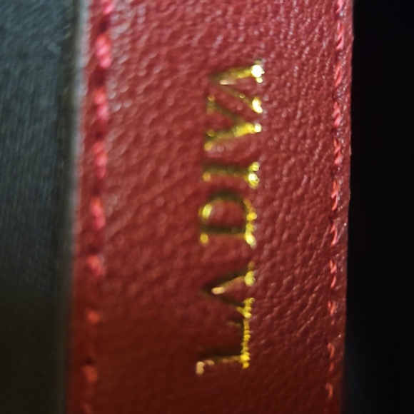 Sold Diva Burgundy Handbag - Picture 9 of 13